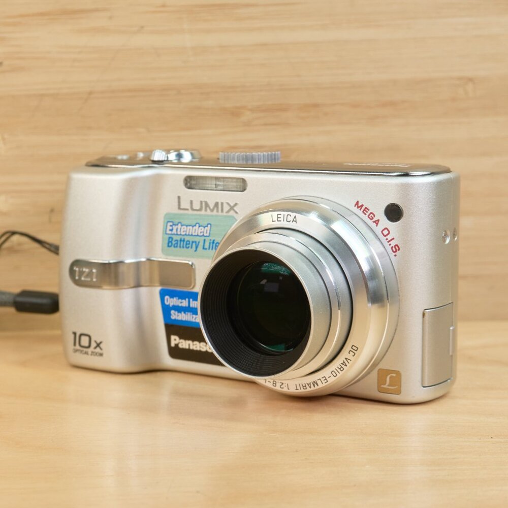 Panasonic Lumix DMC-TZ1 / 5MP Digital Camera / 10x Optical Zoom / Made in Japan